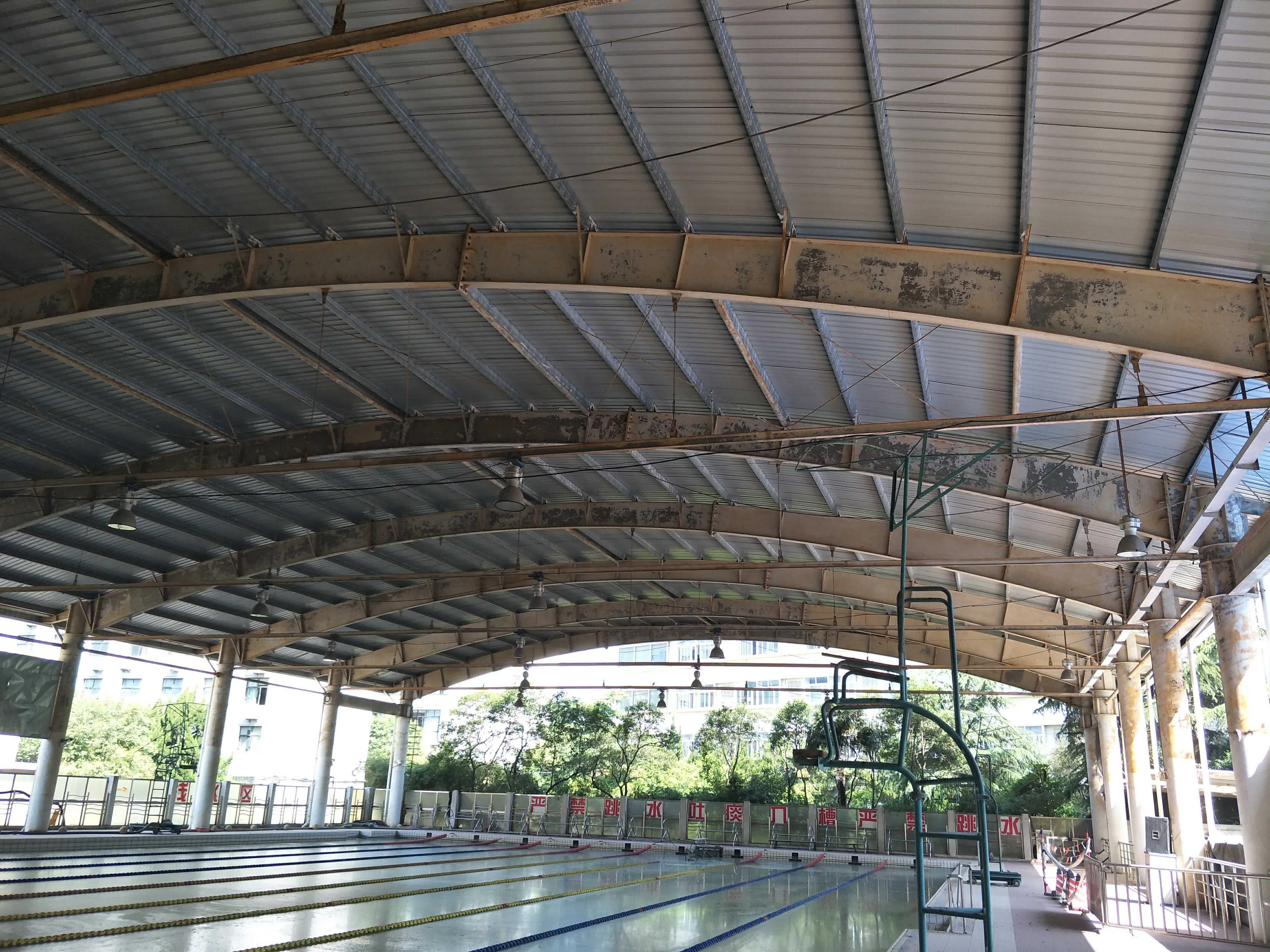 华东师范大学游泳池