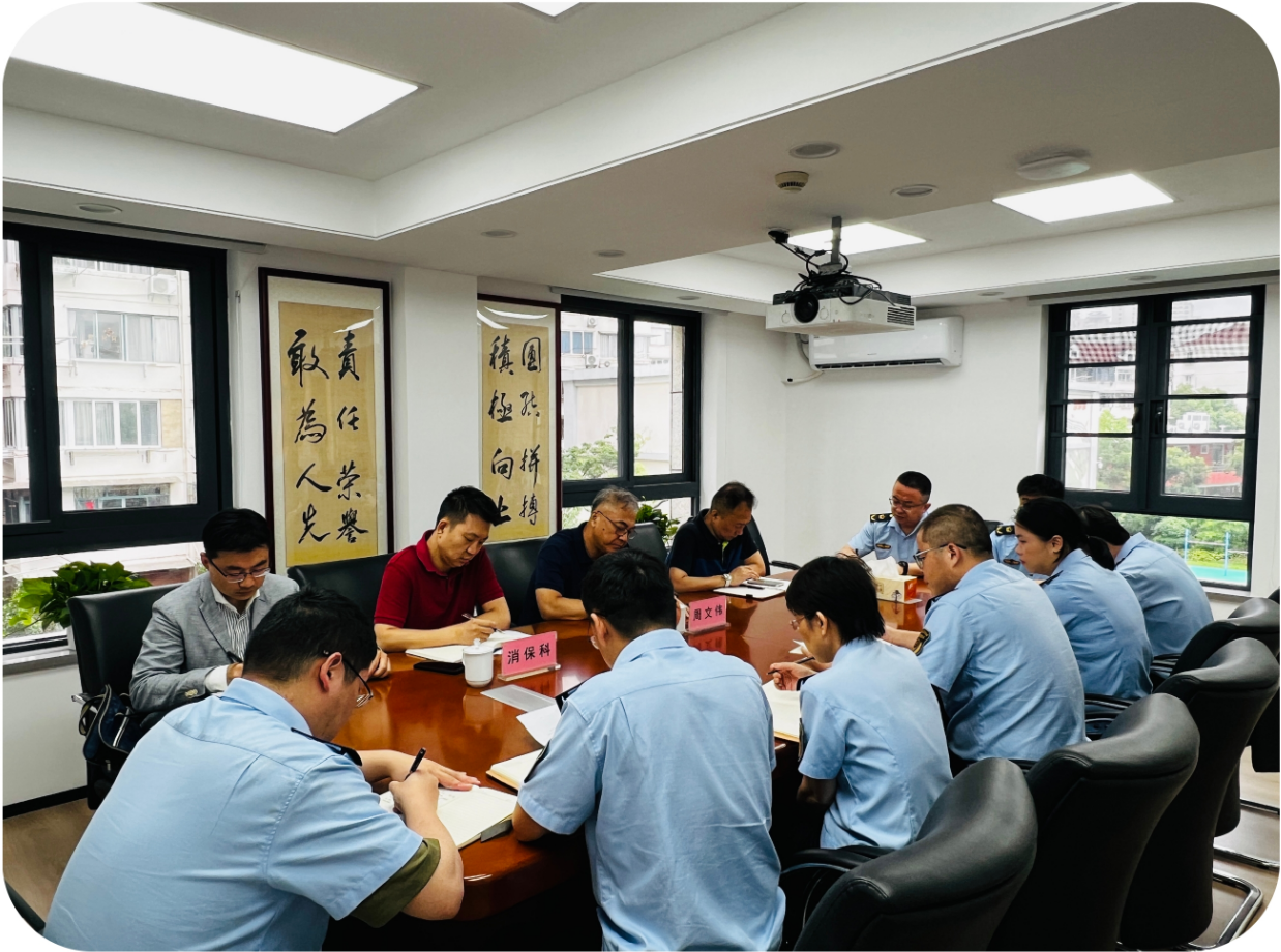 周文伟副局长带队公平科、消保科到曹杨所开展走访调研