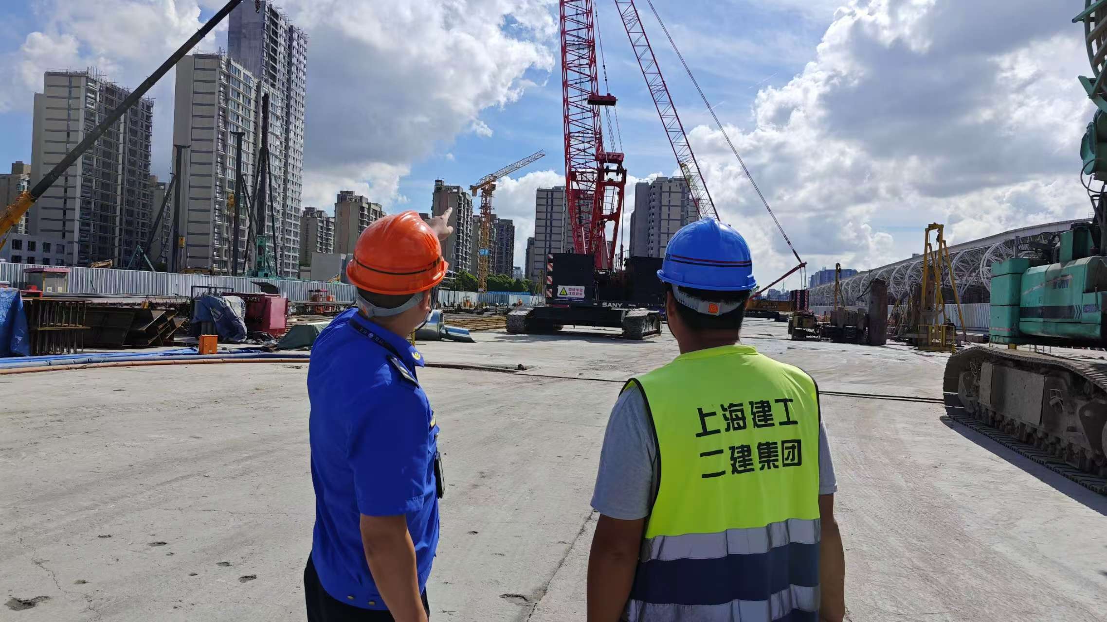 时时放心不下、处处严阵以待！万里街道多措并举筑牢防台防汛“安全堤”